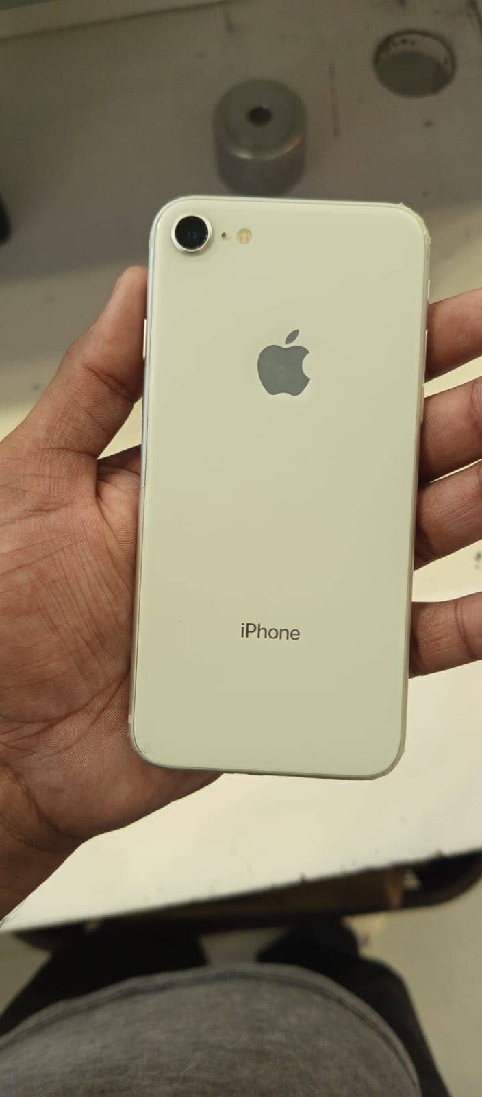 Apple iPhone 8 3
