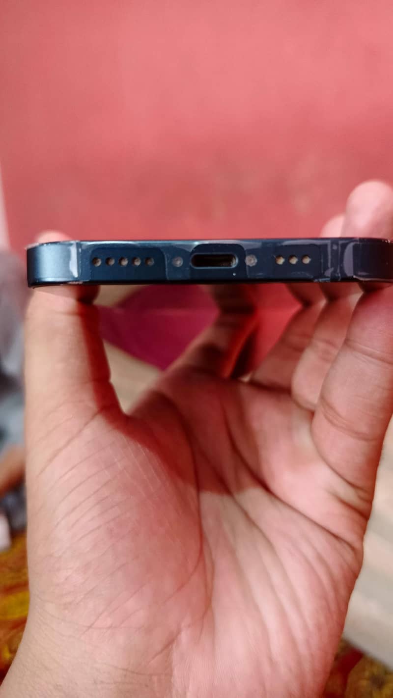 Apple iPhone 13 2