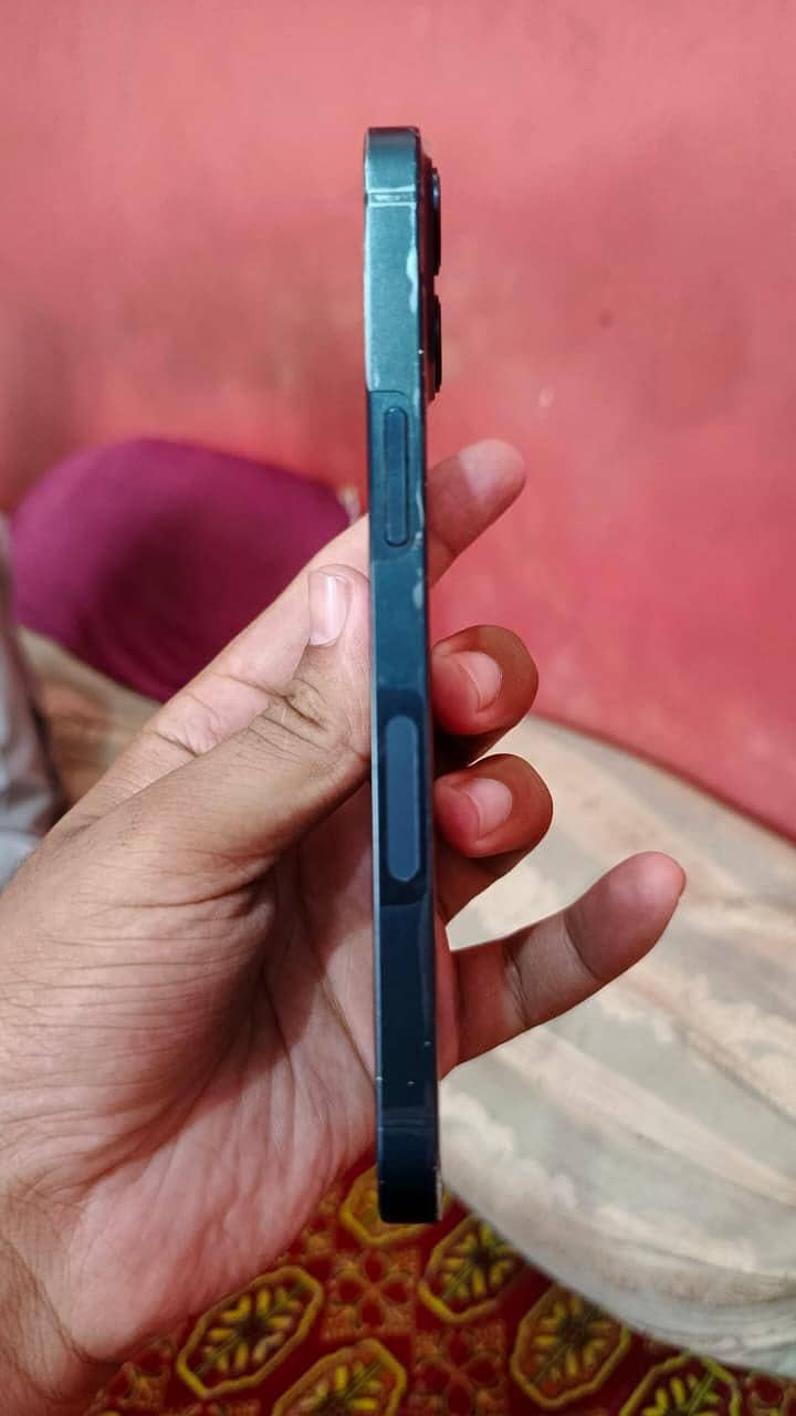 Apple iPhone 13 3