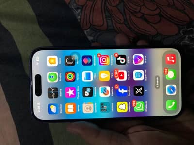 Apple iPhone 16