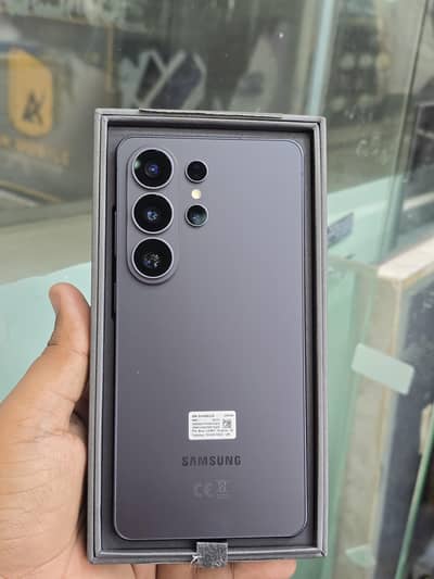 Samsung Mobile S26 Ultra Box open 12/256