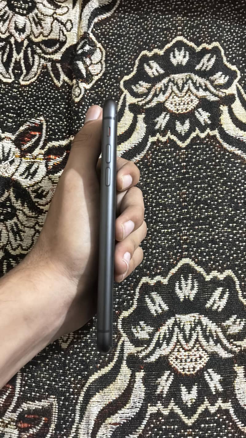 Apple iPhone 11 5