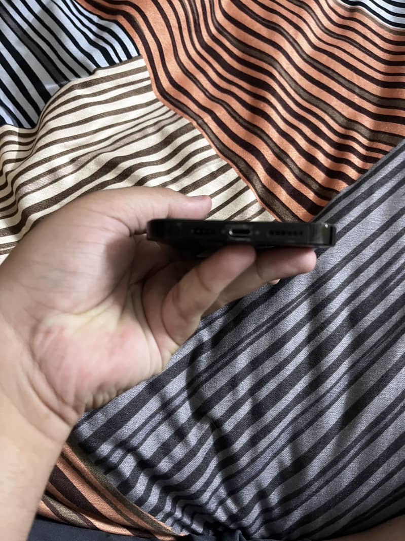 Apple iPhone 14 Pro Max 1
