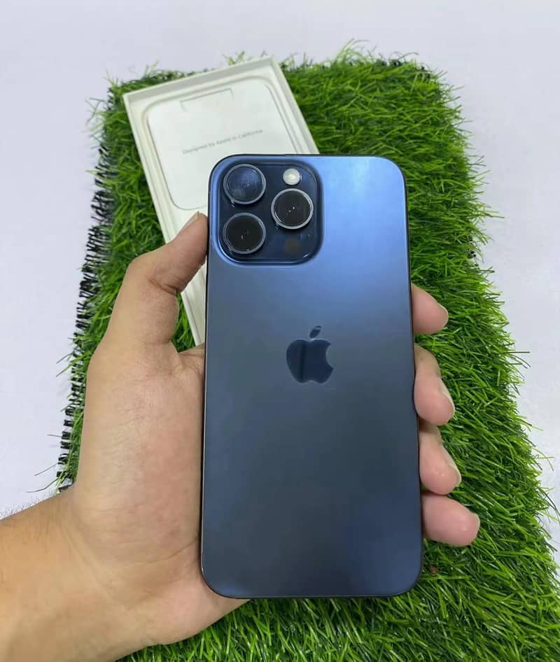Apple iPhone 15 Pro Max 0