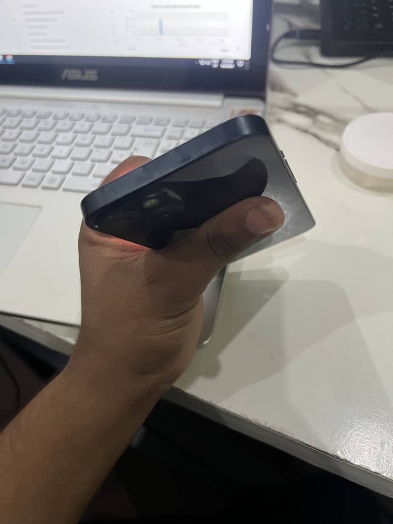 Apple iPhone 13 1