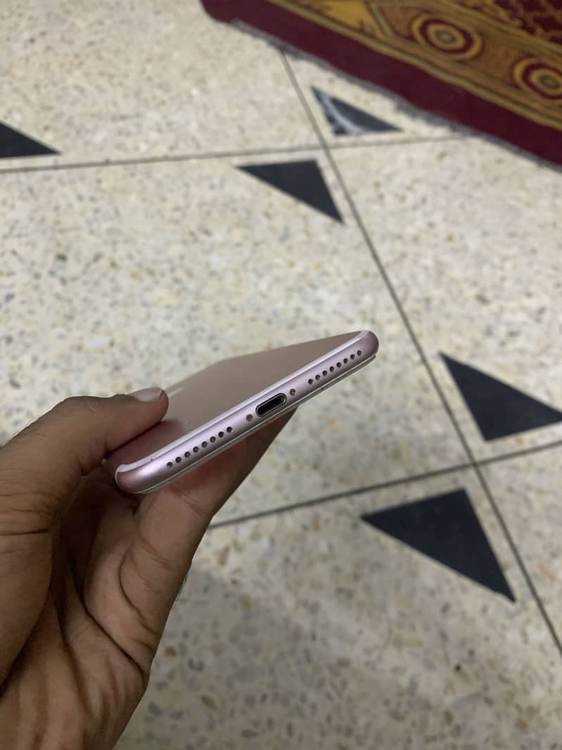 Apple iPhone 7 Plus 1