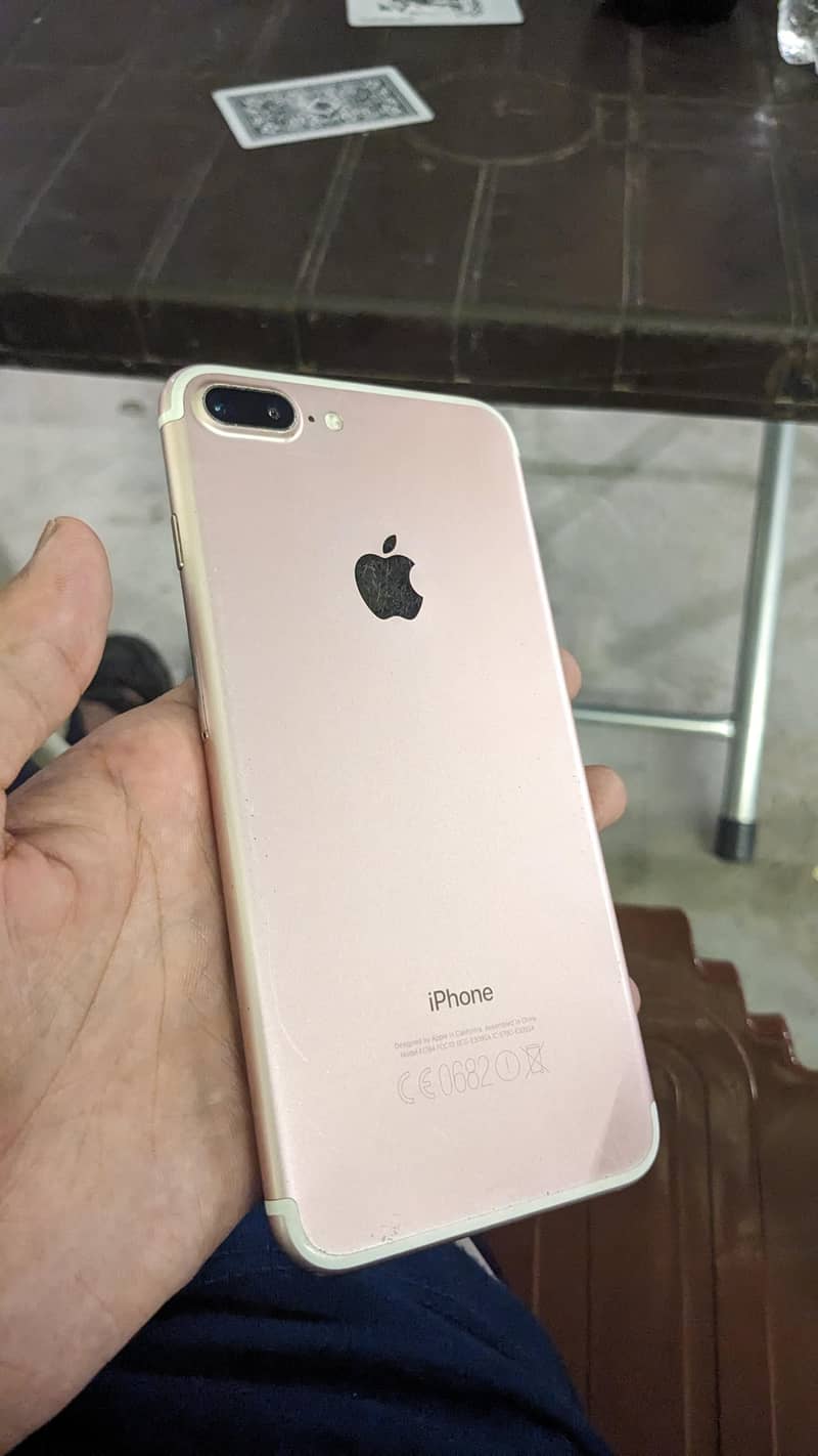 Apple iPhone 7 Plus 0
