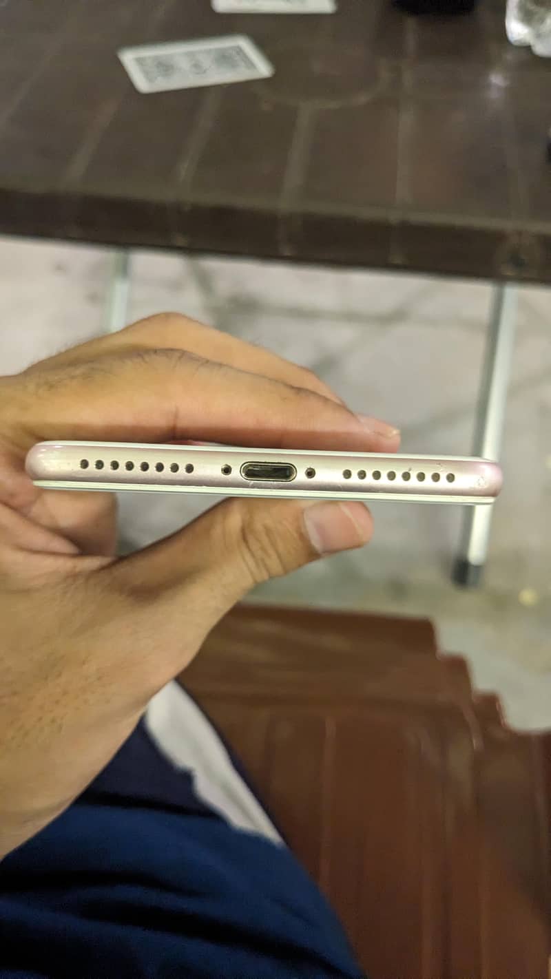 Apple iPhone 7 Plus 3