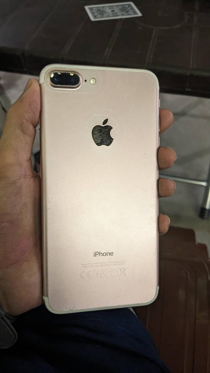 Apple iPhone 7 Plus 6