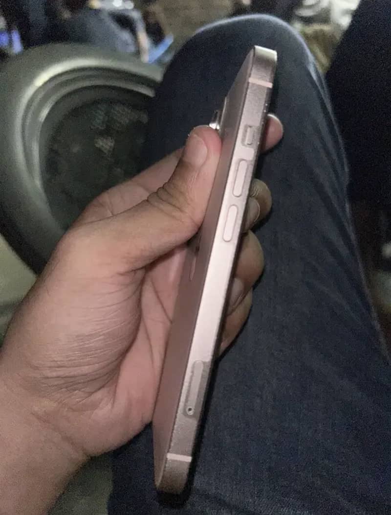 Apple iPhone 13 3