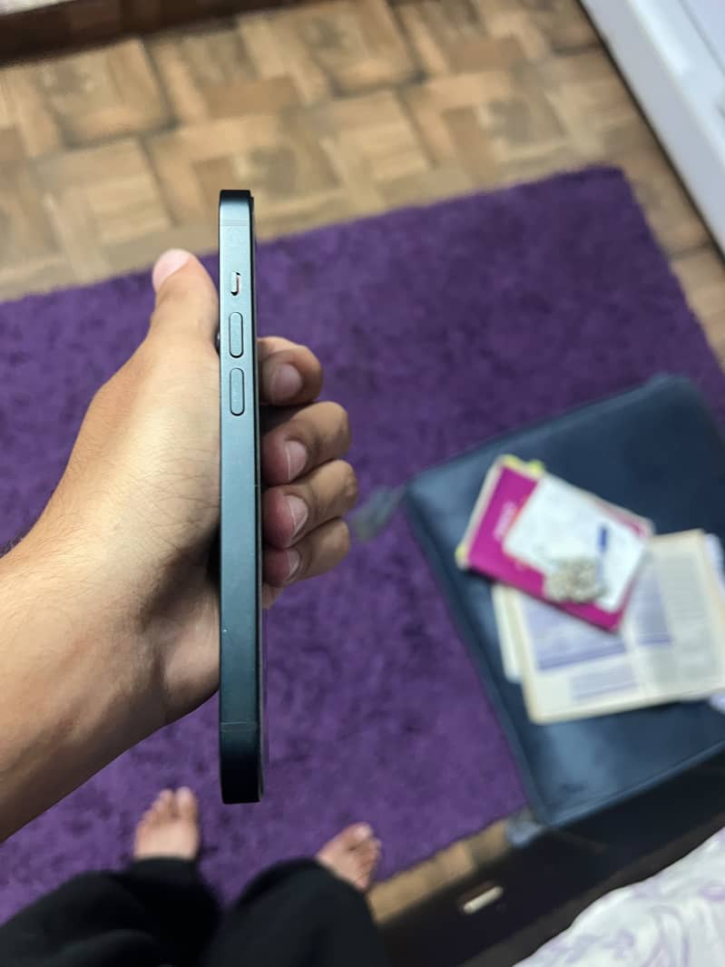 Apple iPhone 14 3