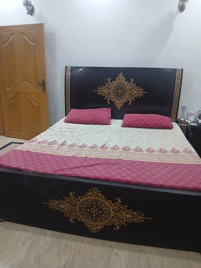 Double bed set with 2 side tables and dressing