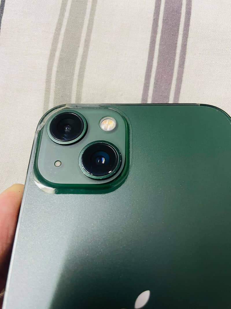 Apple iPhone 13 5
