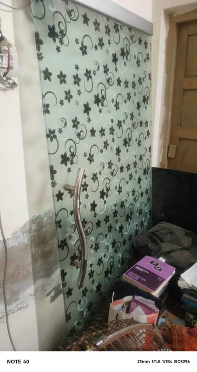 12 mm glass door for urgent sale