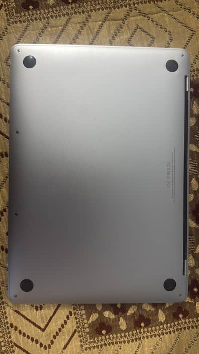 Macbook Pro 2017 8/128