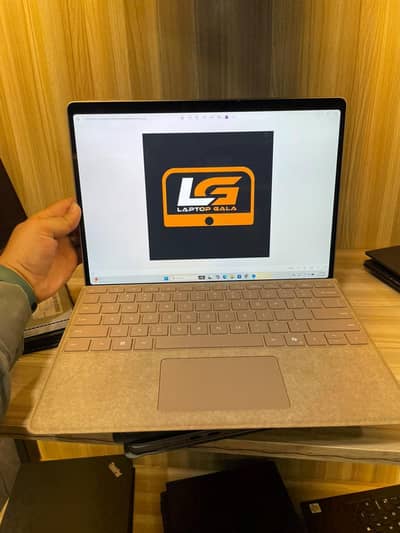 Surface Pro 10 | Core Ultra 7 165U | 16/512 | with Gold keyboard