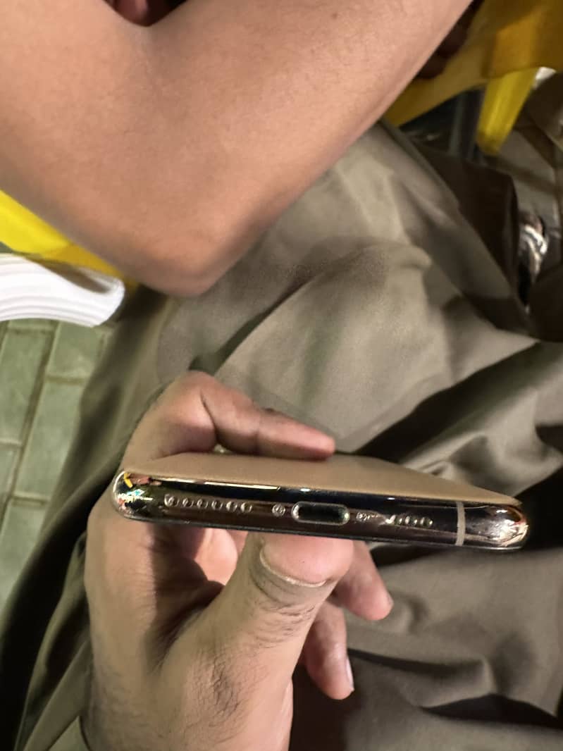 Apple iPhone 11 Pro 1