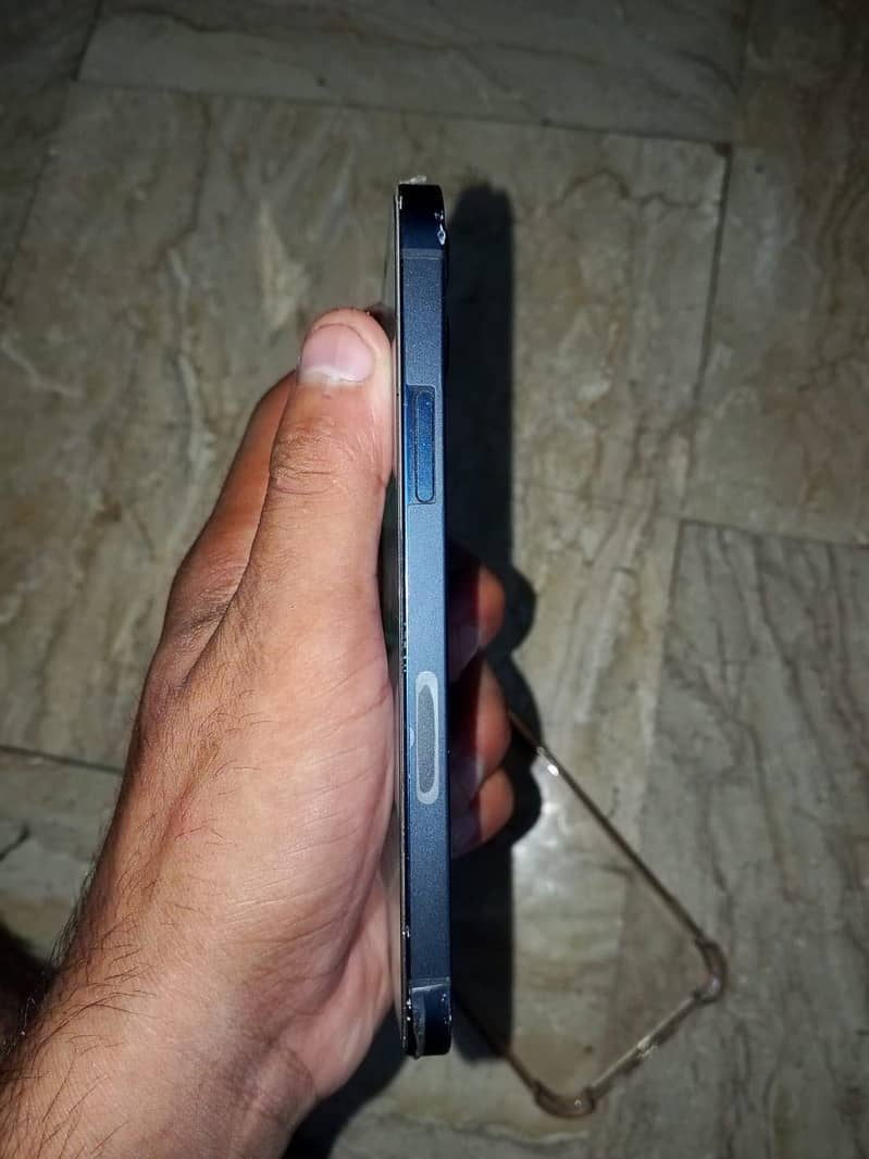 Apple iPhone 12 0