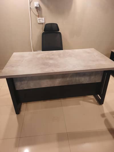 New tables. Office Workstations