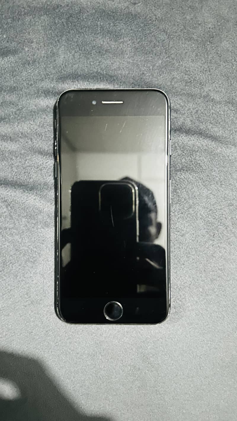 Apple iPhone 7 0
