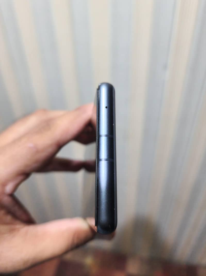 Google pixel 7a 5