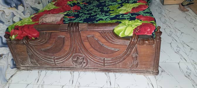 Double bed 5 feet by Sade 5