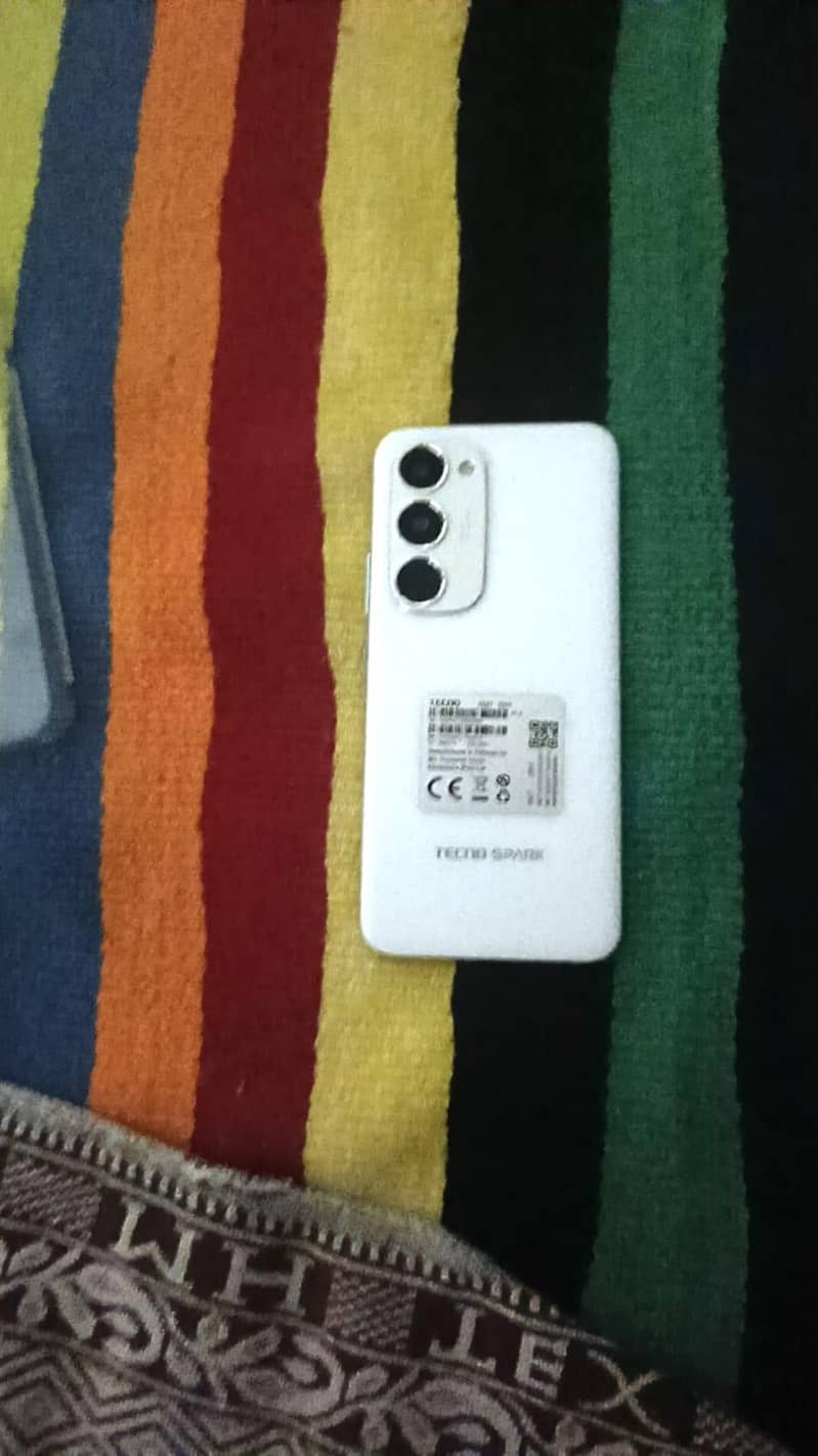Tecno CAMON 40 Pro plus 1