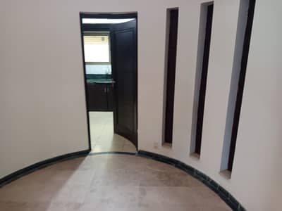 0321 86 10 688 Golden opportunity 10 Marla Ghar with 7 bedrooms available for sale on double road of Eden Executive at investor rate