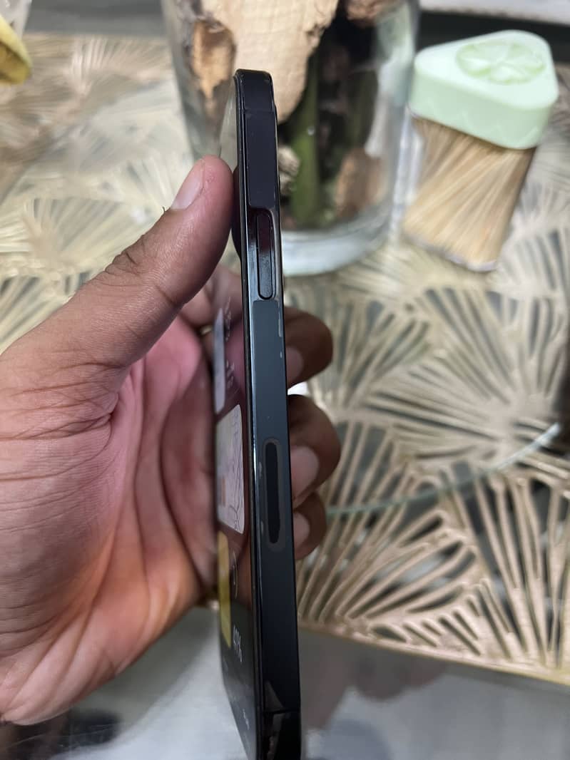 Apple iPhone 12 Pro 2