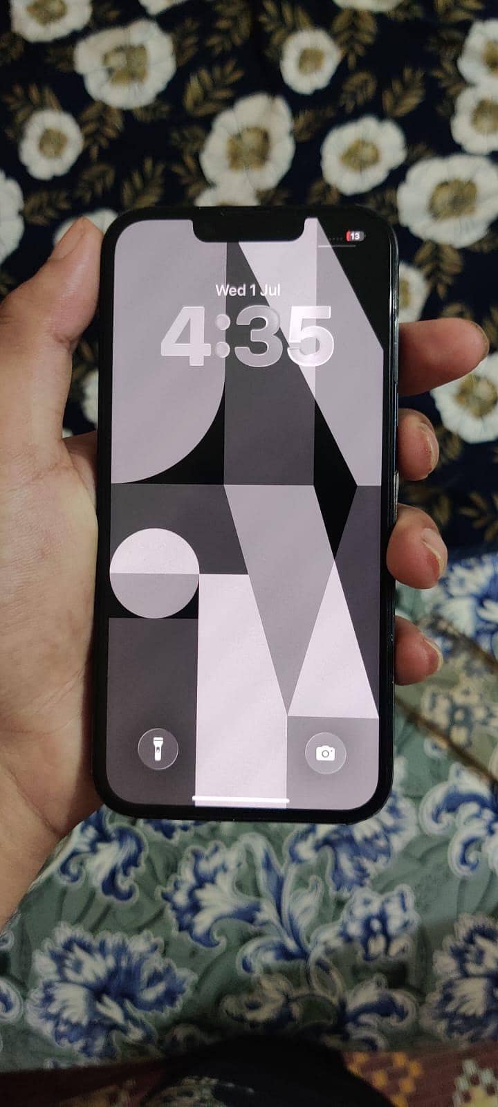 Apple iPhone 13 1