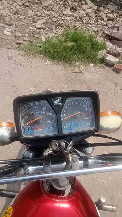 Honda 125. koi Kam ni hony Wala bus chabi Lago or apni Manzil pay