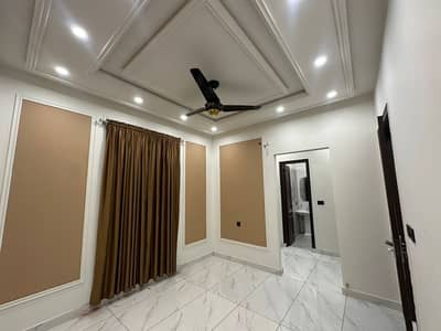 Good Location 10 Marla Upper Portion In DC Colony - Neelam Block Is Available