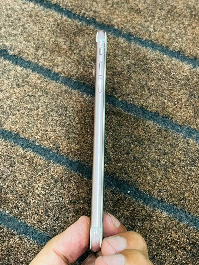 Apple iPhone 7 Plus 1