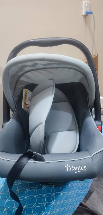 baby cot ( car seat)