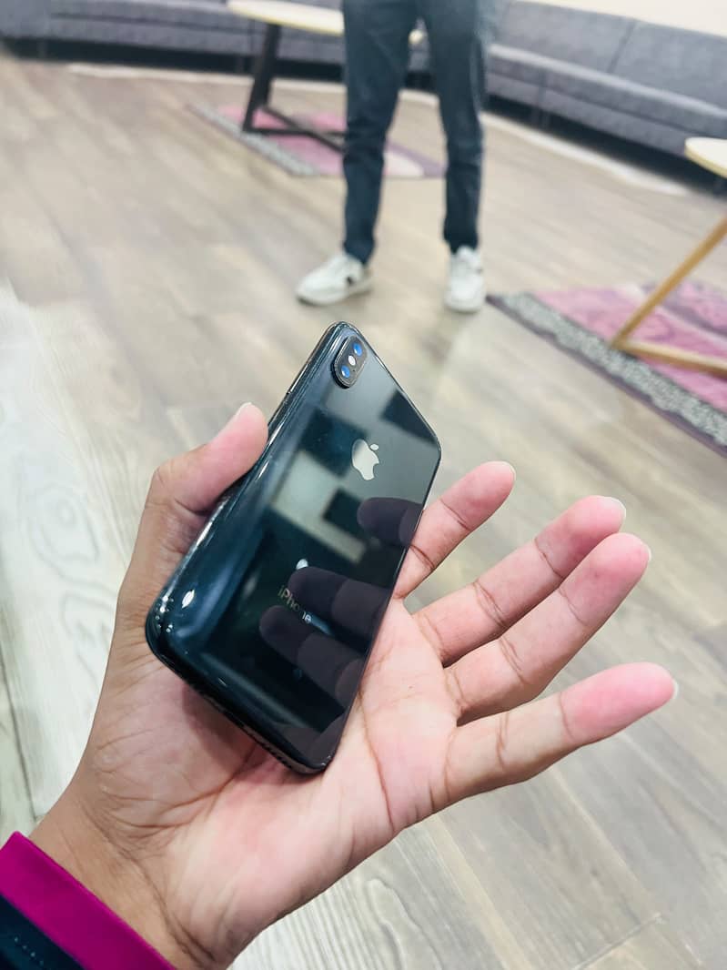 Apple iPhone X 0