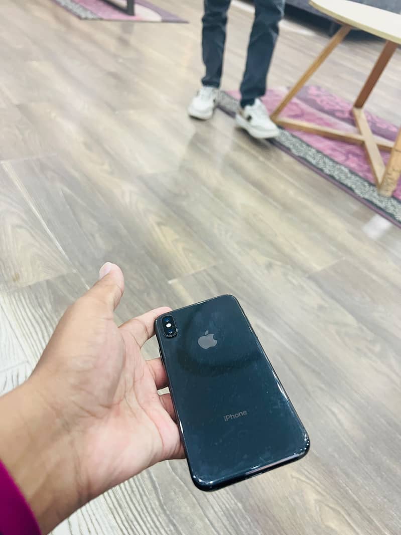 Apple iPhone X 3