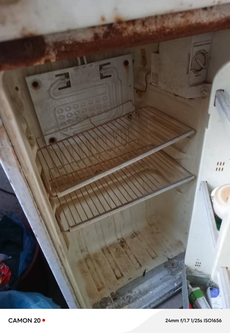 Mini fridge 2