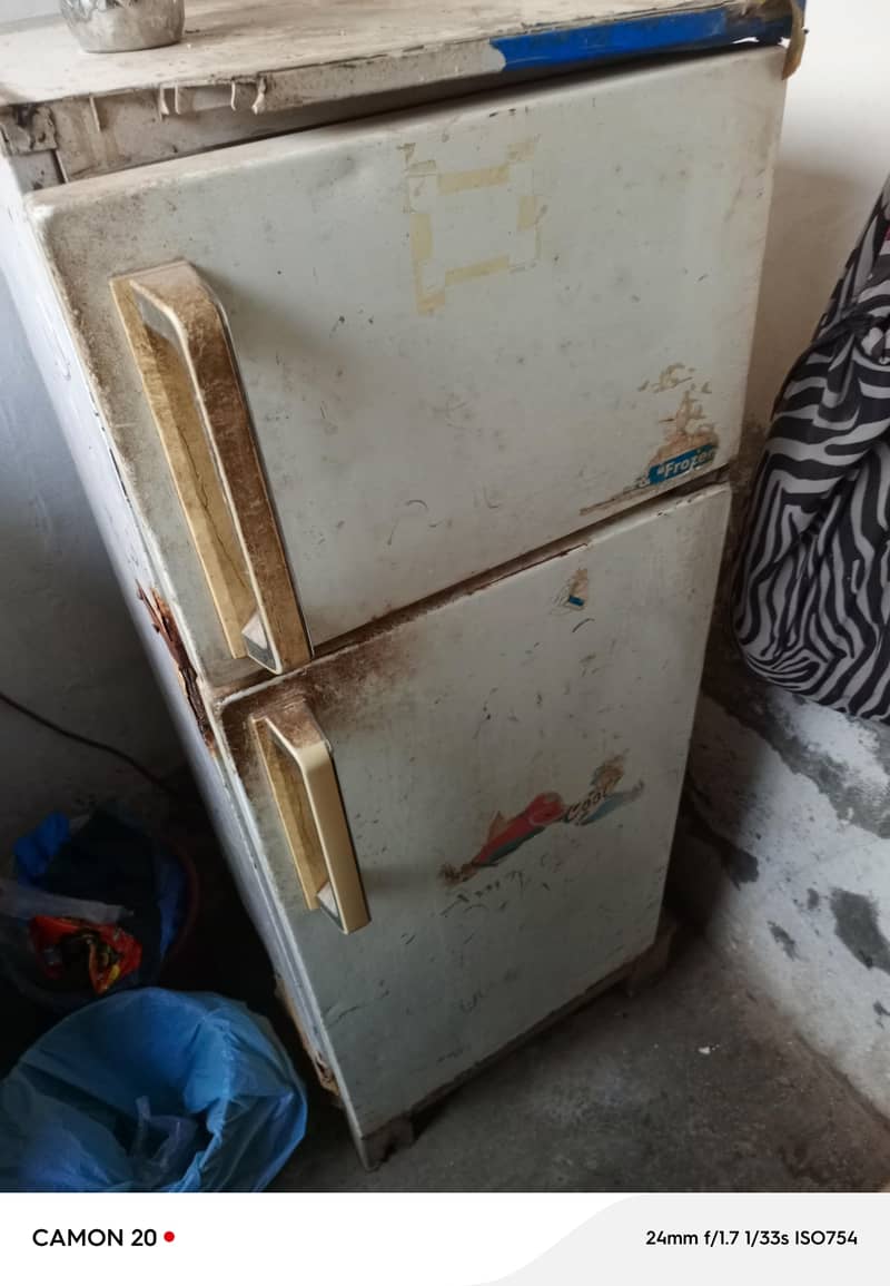 Mini fridge 5