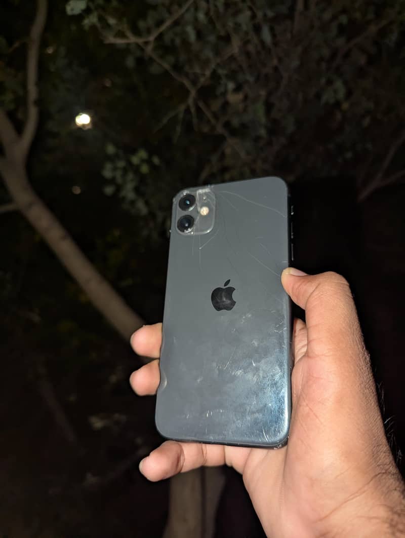 Apple iPhone 11 4
