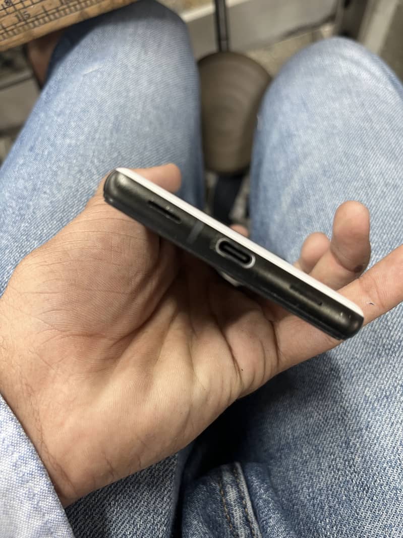 Google Pixel 6a 3