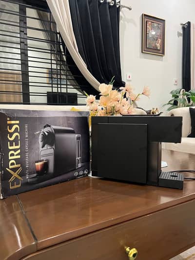 Express Capsule Coffee Machine – Excellent Condition