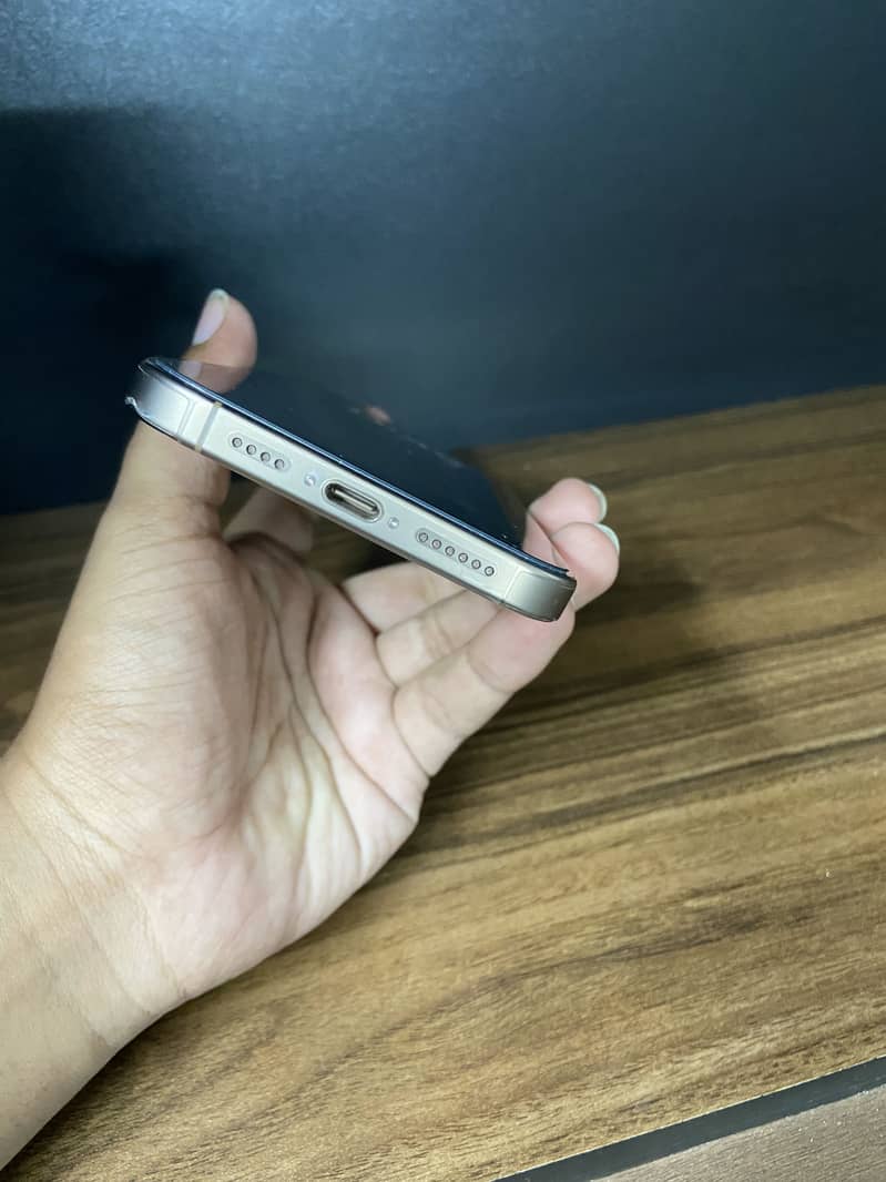 IPhone 16 pro max 1