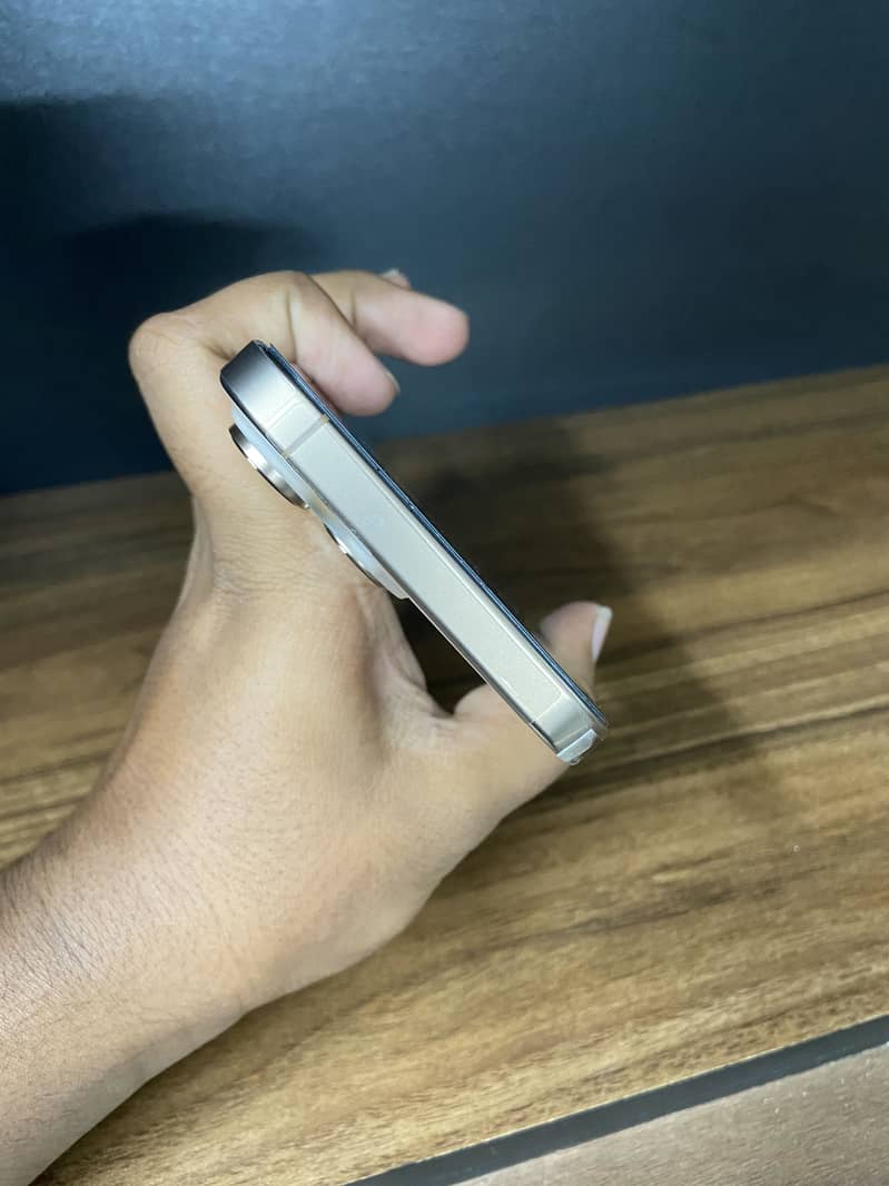 IPhone 16 pro max 3