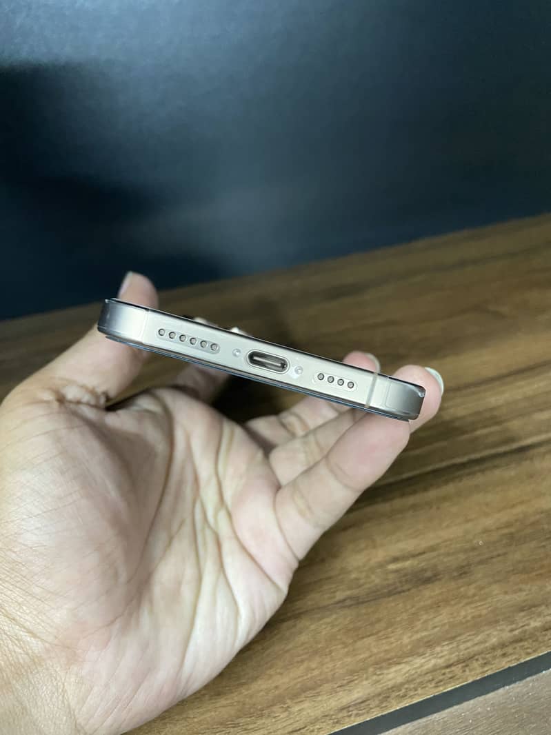 IPhone 16 pro max 5