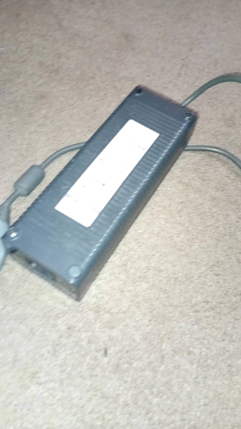 xbox 360 with 2 wireless controllers 1