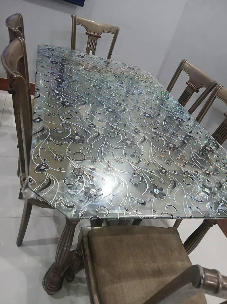 Dining Table 0