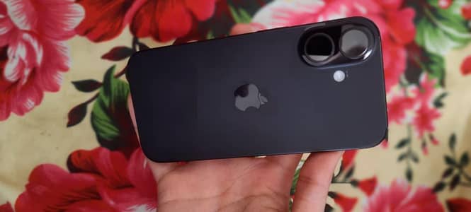 Apple iPhone 16