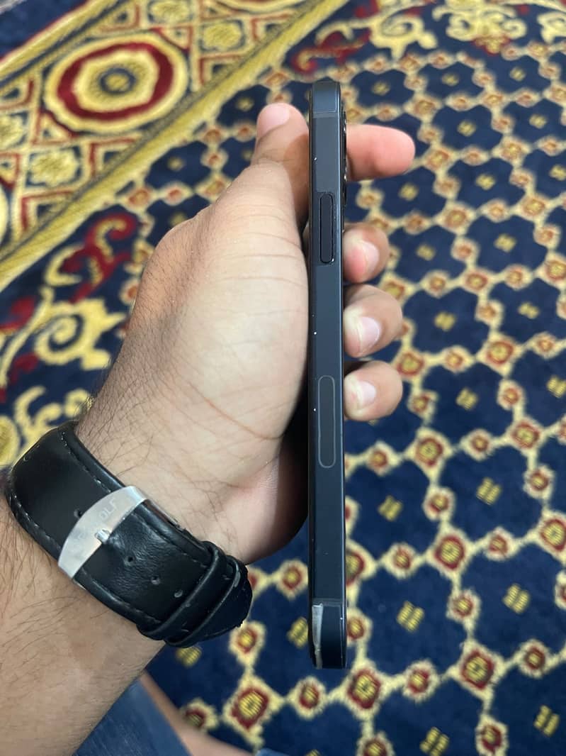 Apple iPhone 12 1