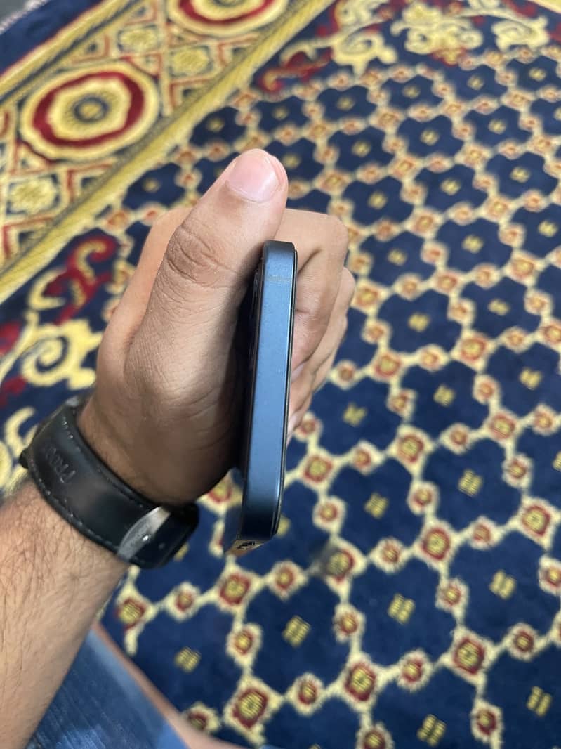 Apple iPhone 12 5