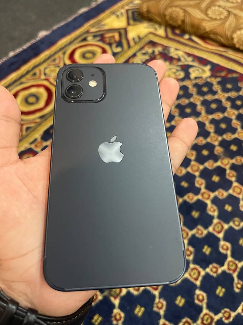 Apple iPhone 12 6